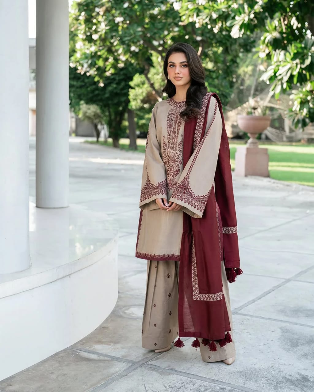 Romaisa Embroidered 3pc