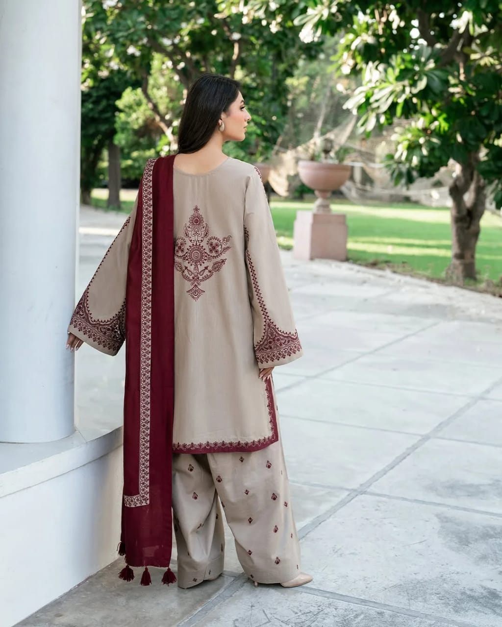 Romaisa Embroidered 3pc