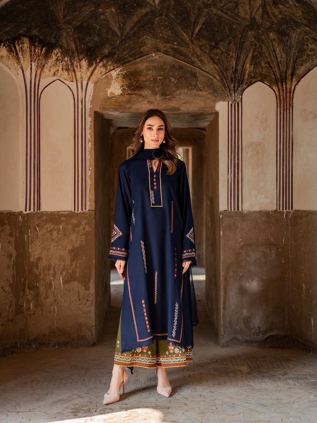 Roha Embroidered 3pc